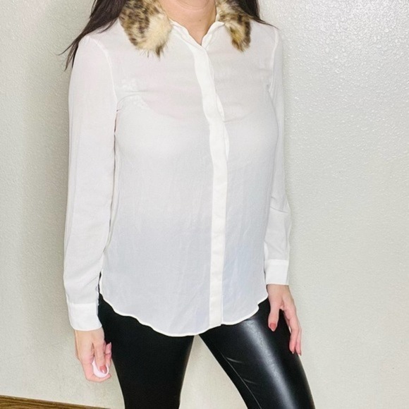 Zara button down long sleeve faux fur collar blouse Small - Picture 2 of 7